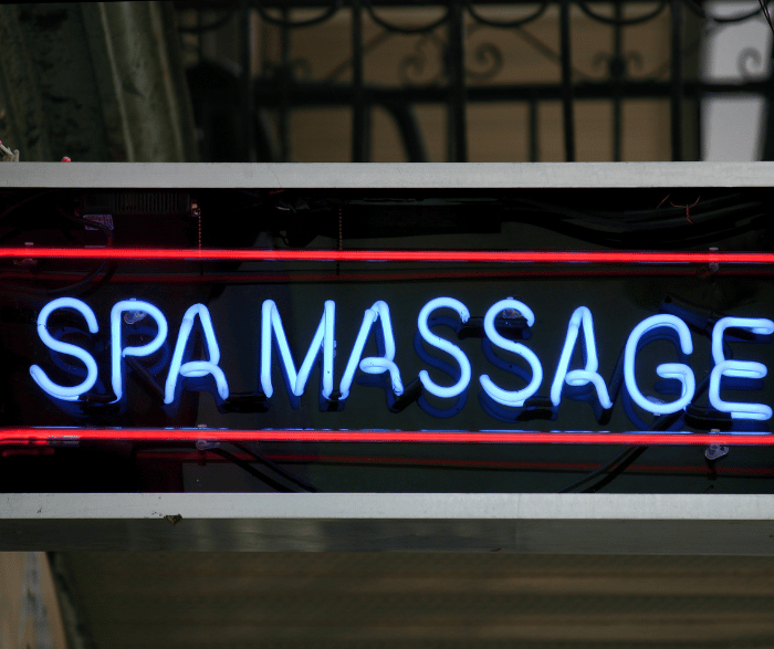 Neon "Spa Massage" sign